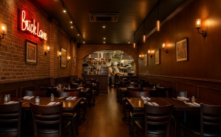 Brick Lane Curry House NYC: A Fiery Tribute to British-Indian Cuisine and Bold Flavors