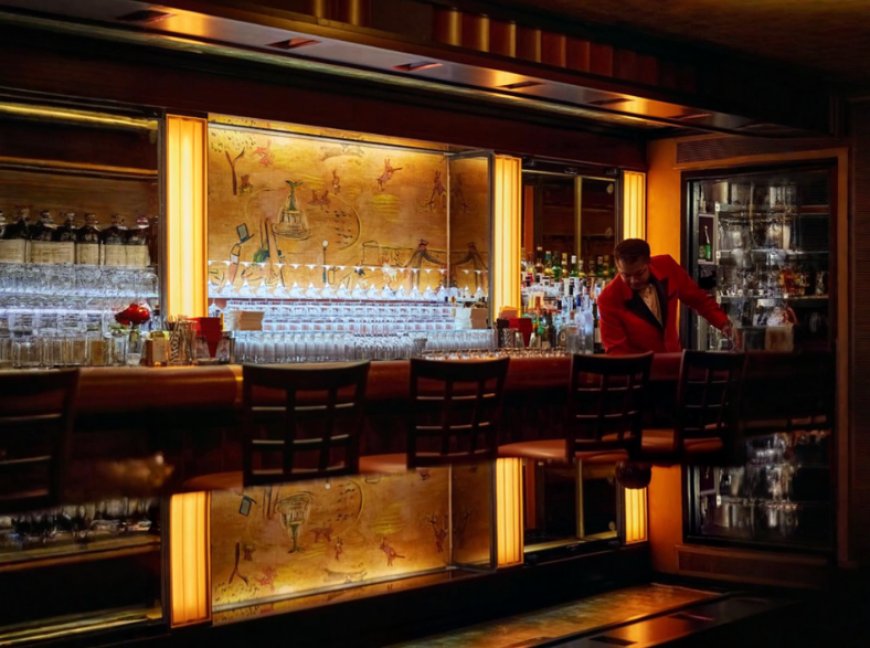 Inside Bemelmans Bar: New York’s Timeless Cocktail Destination at The Carlyle